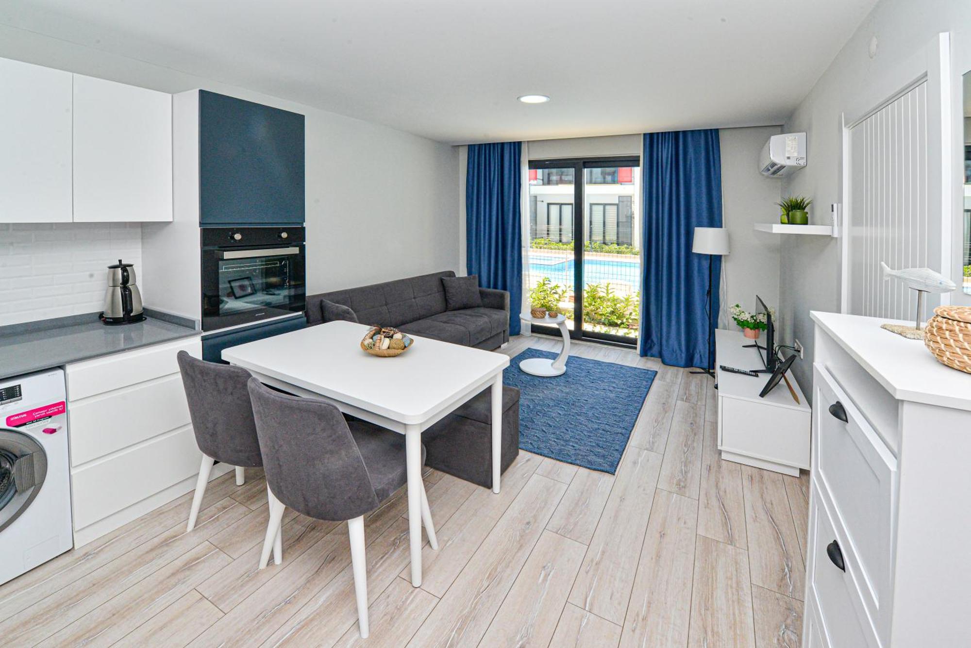 C Suites Antalia Airport Esterno foto
