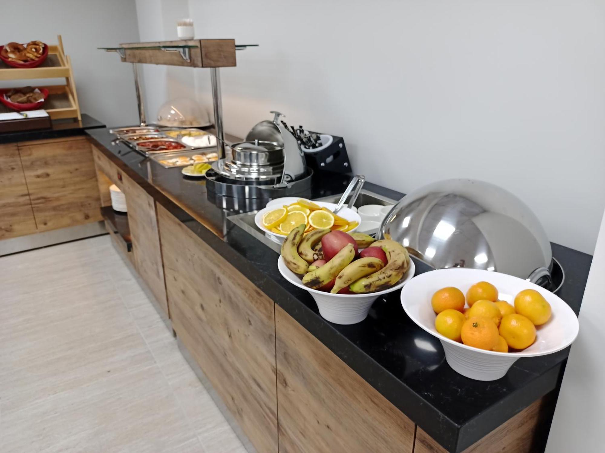 C Suites Antalia Airport Esterno foto